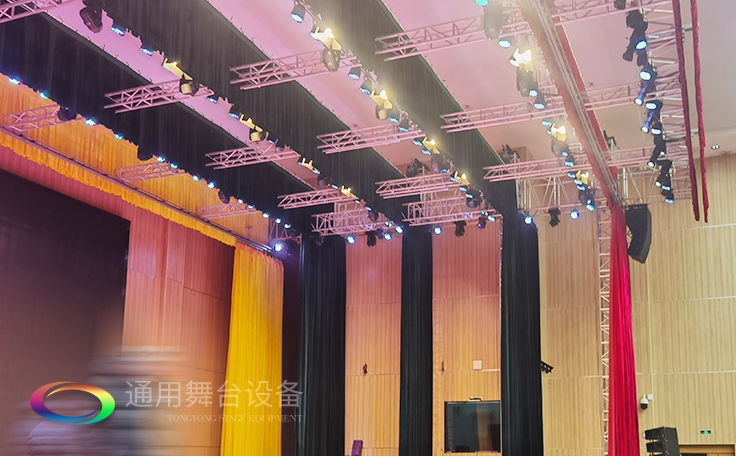 專業(yè)品質(zhì)、極具性價比舞臺阻燃幕布 優(yōu)選通用舞臺