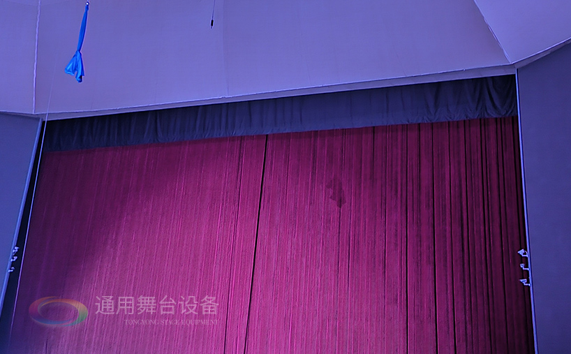 通用舞臺設備助力某景區演藝廣場舞臺幕布、設備升級！有效提升景區演藝安全保障與舞美效果！